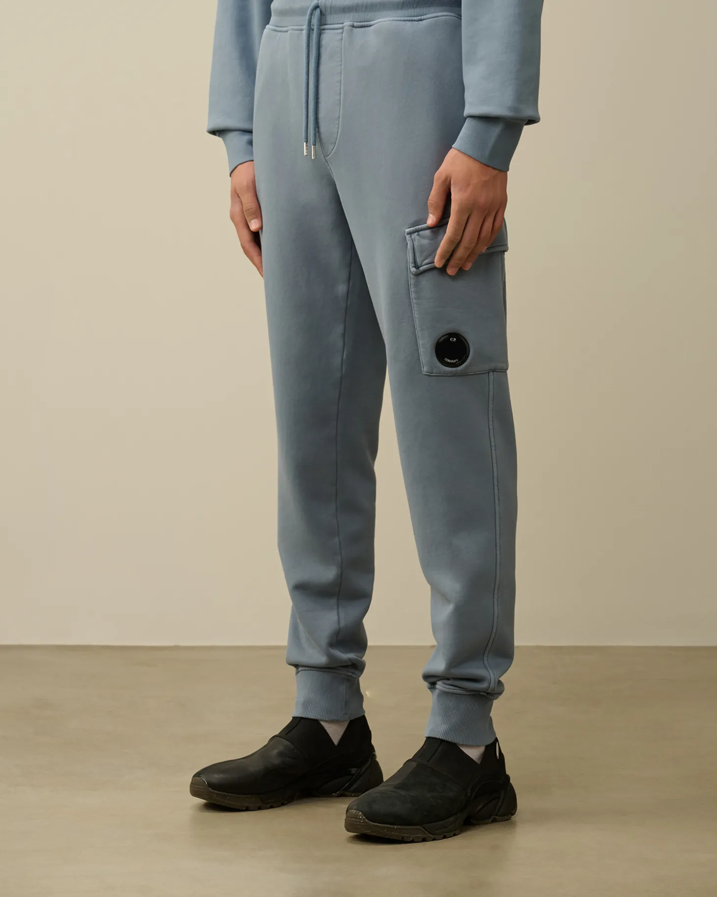 Brushed and Emerized Diagonal Fleece Cargo Sweatpants<C.P. Company Online