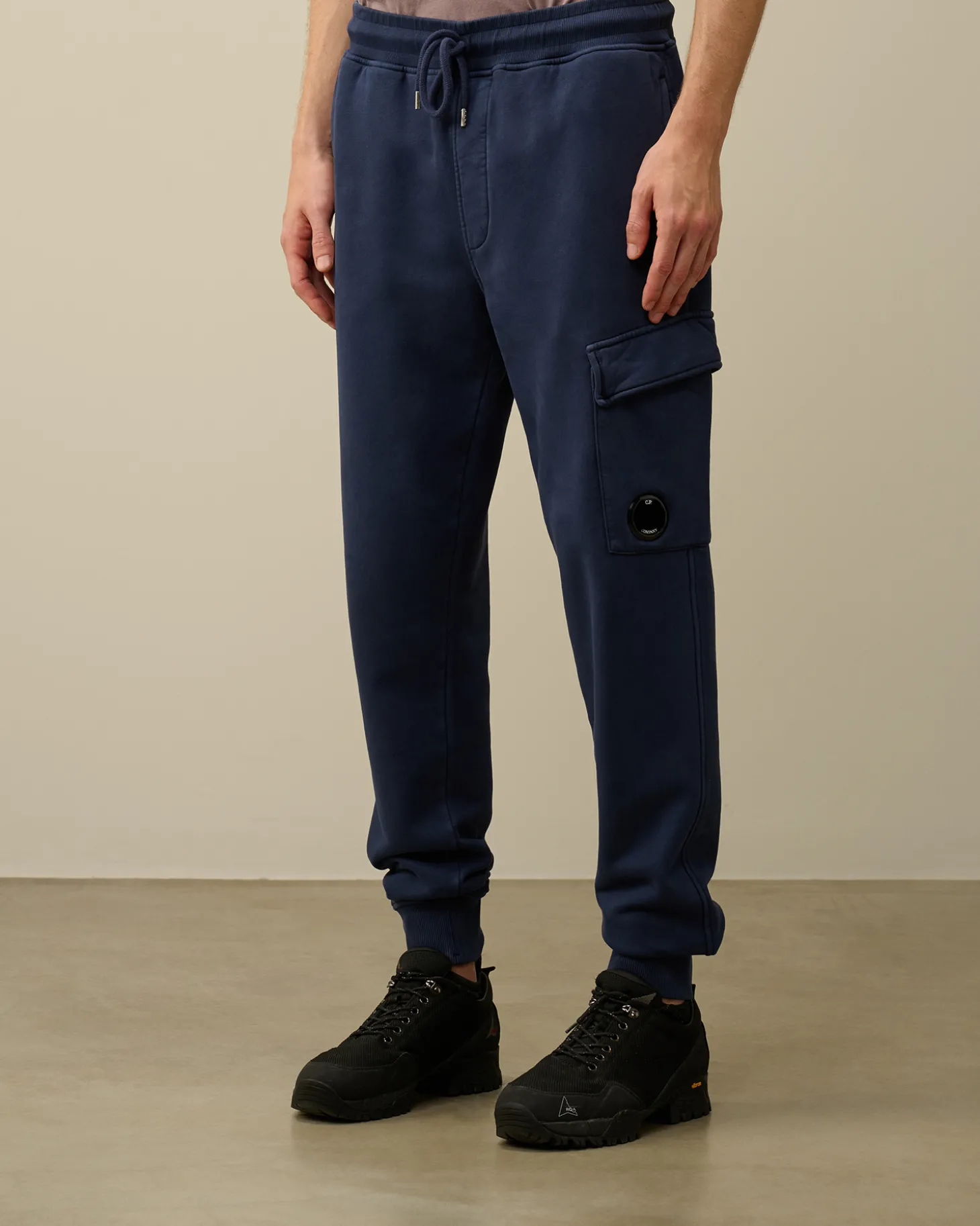 Brushed and Emerized Diagonal Fleece Cargo Sweatpants<C.P. Company Fashion