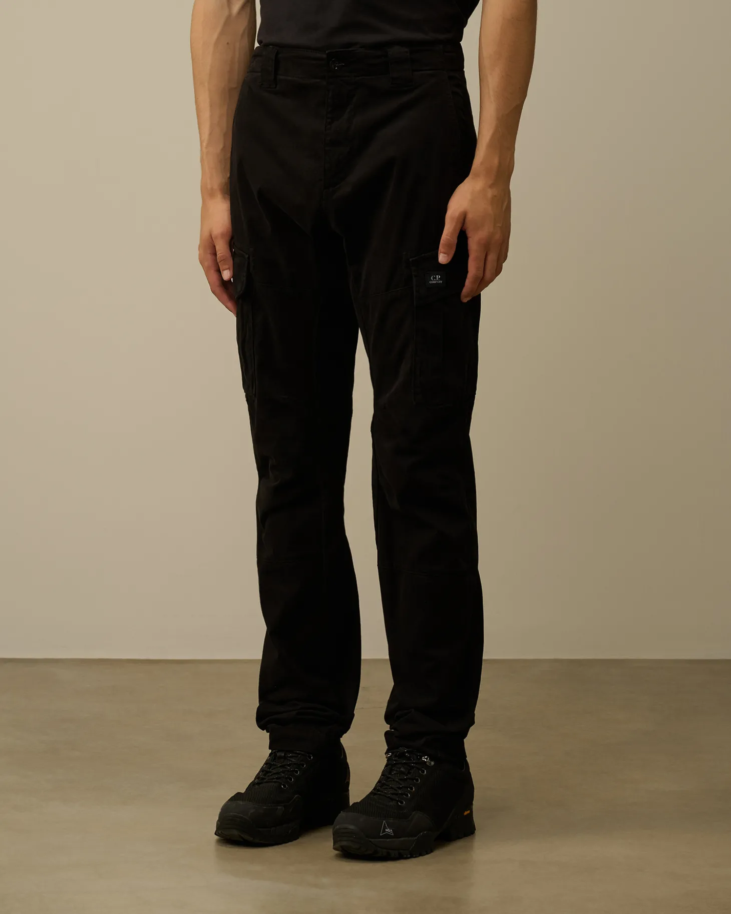 Stretch Sateen Ergonomic Cargo Pants<C.P. Company Sale