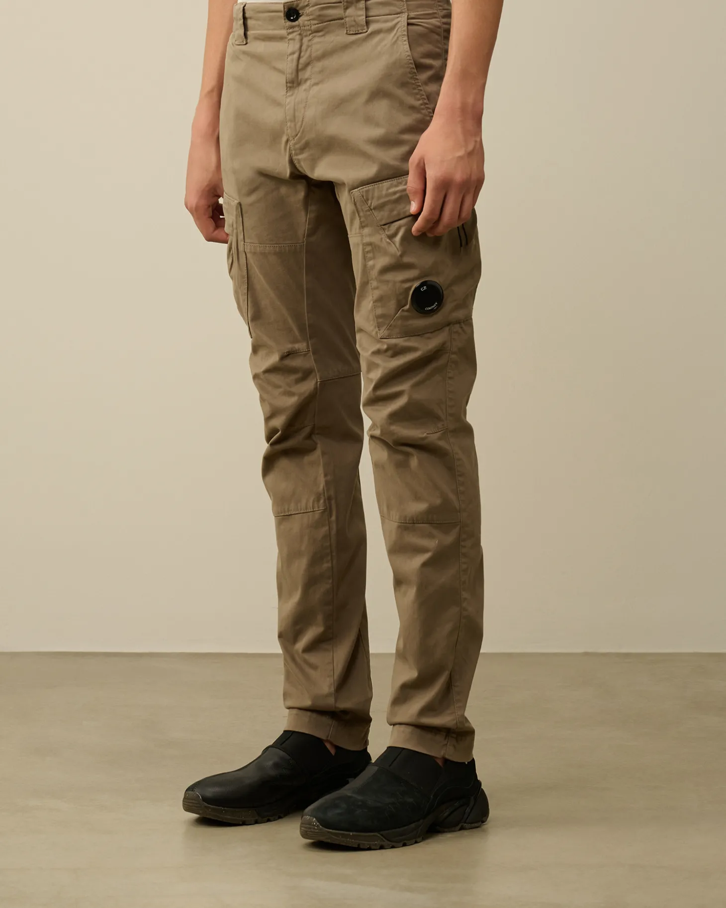 Stretch Sateen Ergonomic Lens Cargo Pants<C.P. Company Online